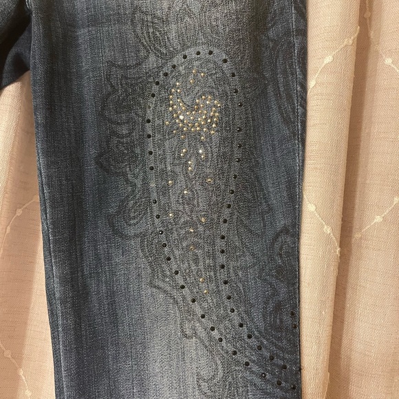 Walk with confidence with this pants size 0 (4s) - Picture 3 of 5